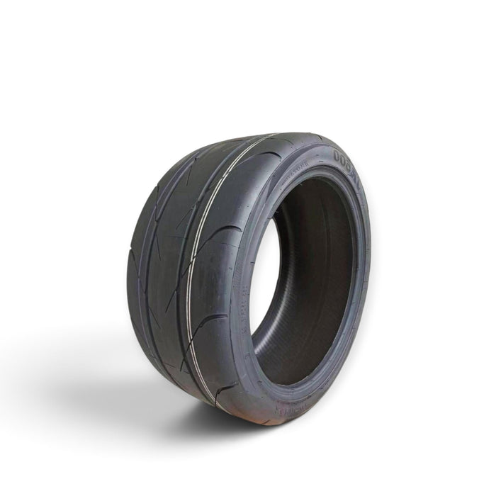 Lunaticsco Zeknova JR500 240TW competition drift tire featuring a medium compound and deep tread for high-performance grip.