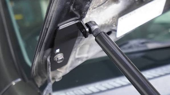 P2M Black Series Hood Damper Kit Lexus IS300 2001-2005 - Lunaticsco