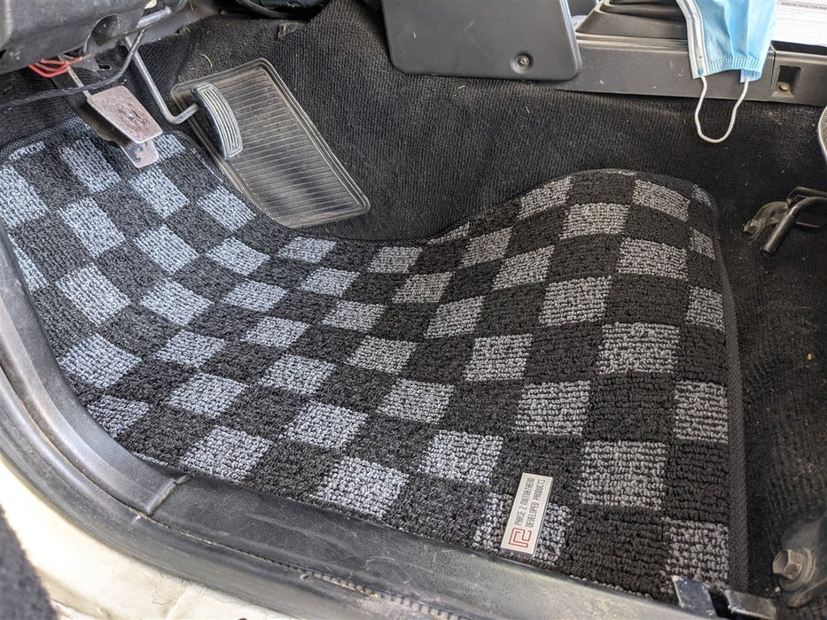 P2M Race Floor Mats Toyota Corolla AE86 Dark Grey 1984-1987 - Lunaticsco